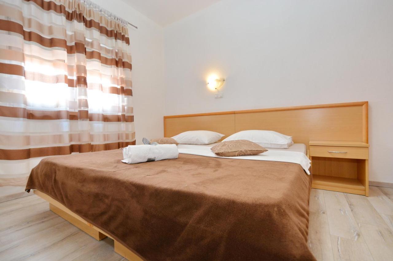 Apartments Antonija Stari Grad Kültér fotó